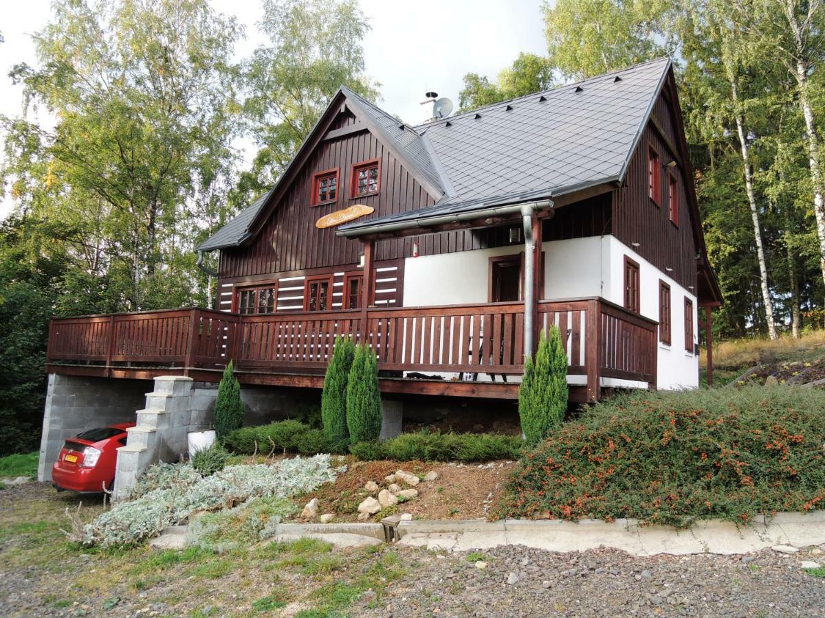 Vakantie huis Dum Oenter Villa Lučany nad Nisou Buitenkant foto